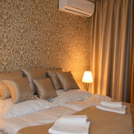 Royal Adela Luxury Apartment, 992 *