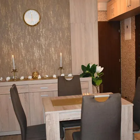 公寓 Royal Adela Luxury Apartment, 992