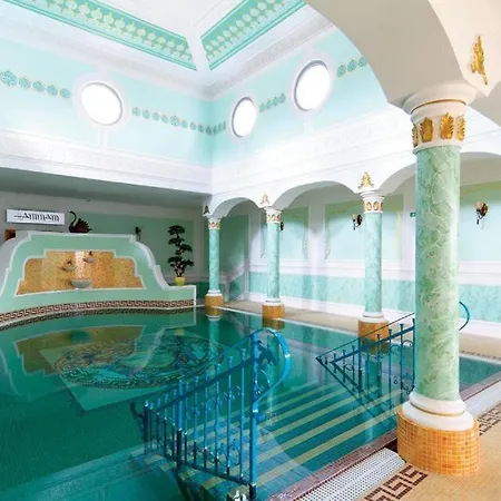 Royal Adela Luxury Apartment, 992 *