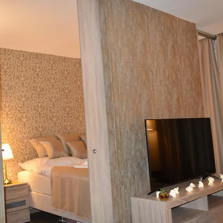 Royal Adela Luxury Apartment, 992 Διαμέρισμα *