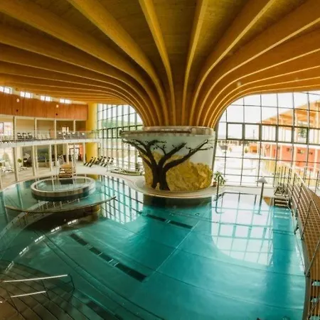 Royal Adela Luxury Apartment, 992 *