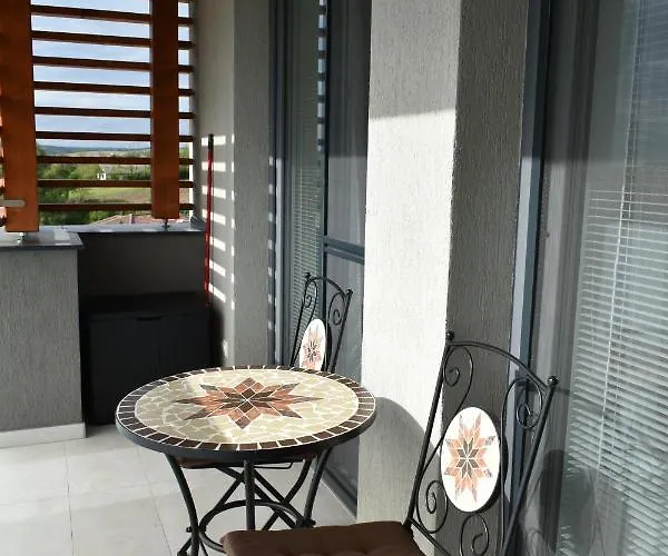 Royal Adela Luxury Apartment, 992 Podhájska