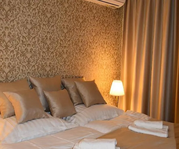 Royal Adela Luxury Apartment, 992 *